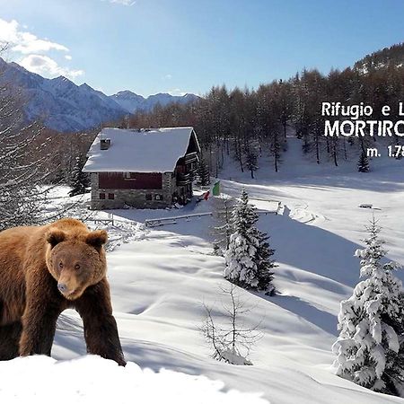 Rifugio Al Lago Del Mortirolo In Inverno Raggiungibile Solo A Piedi Monno Eksteriør billede
