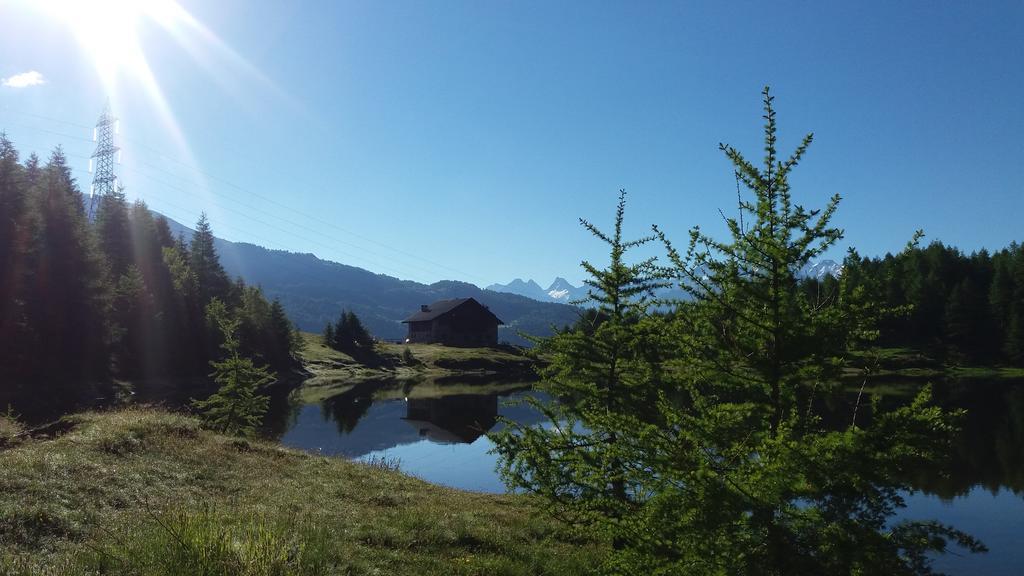 Rifugio Al Lago Del Mortirolo In Inverno Raggiungibile Solo A Piedi Monno Eksteriør billede