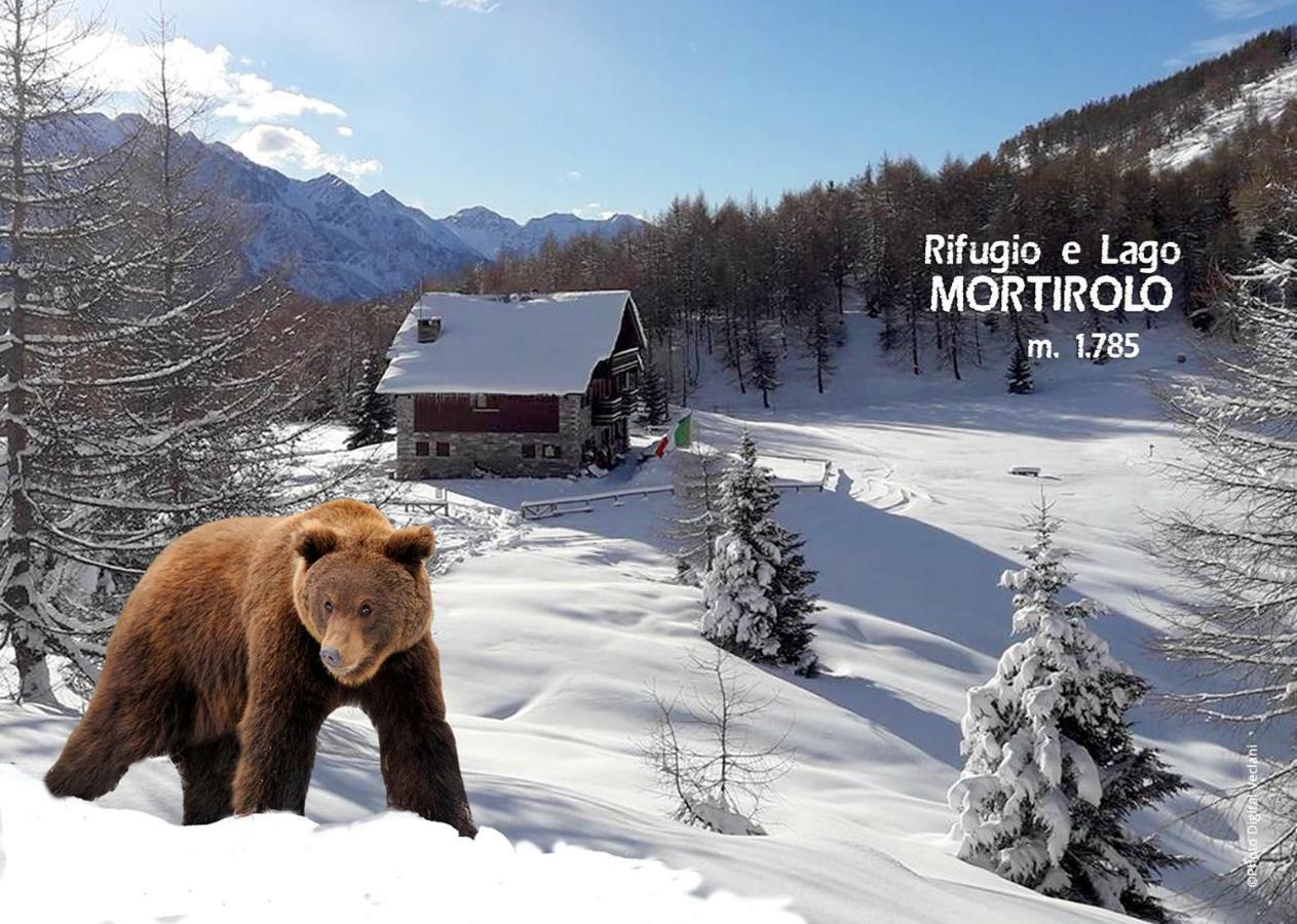 Rifugio Al Lago Del Mortirolo In Inverno Raggiungibile Solo A Piedi Monno Eksteriør billede