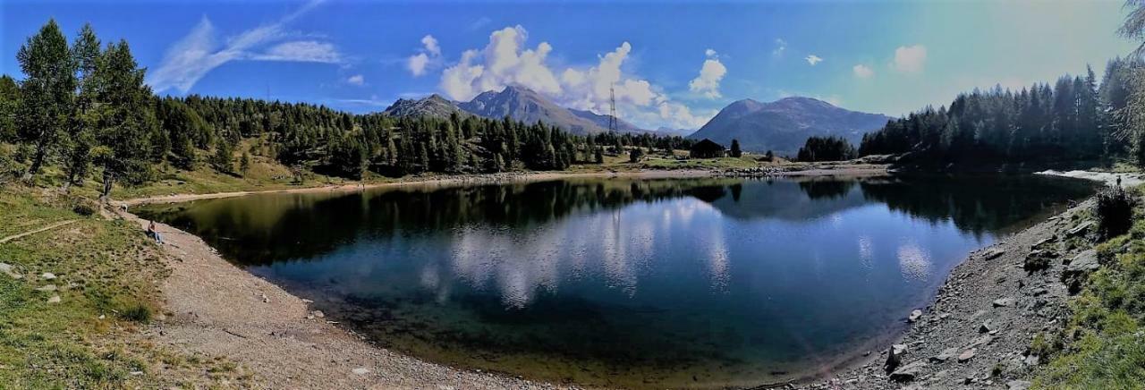 Rifugio Al Lago Del Mortirolo In Inverno Raggiungibile Solo A Piedi Monno Eksteriør billede